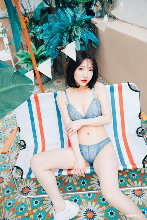 Ye-Eun - Summer Caravan